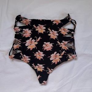 ❗️$90❗️Acacia Queens Bottom in Vintage Aloha, Small 🌺
